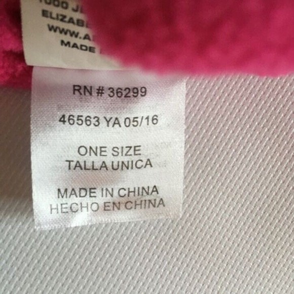 SHOPKINS DONUT BEANIE TOBOGGAN HAT - Picture 6 of 6